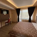 Къщи За Гости Иварос - Доспат * ドスパット