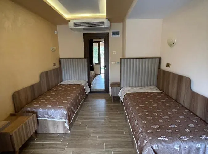 Къщи За Гости Иварос - Доспат *